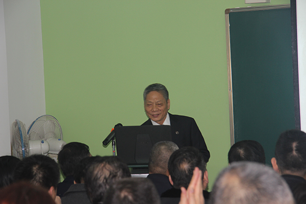 华春公司董事长王勇会上提出对分支机构改革的方案
